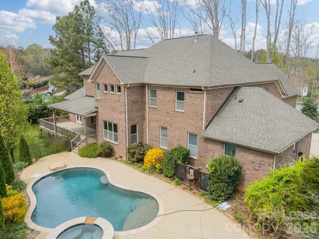 208 Pumpkin Seed Ct - Photo 5 of 37