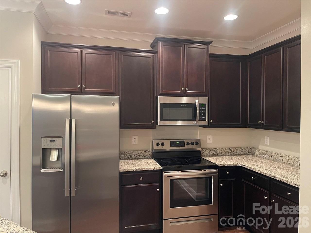 358 Halton Crossing Dr Sw - Photo 2 of 7