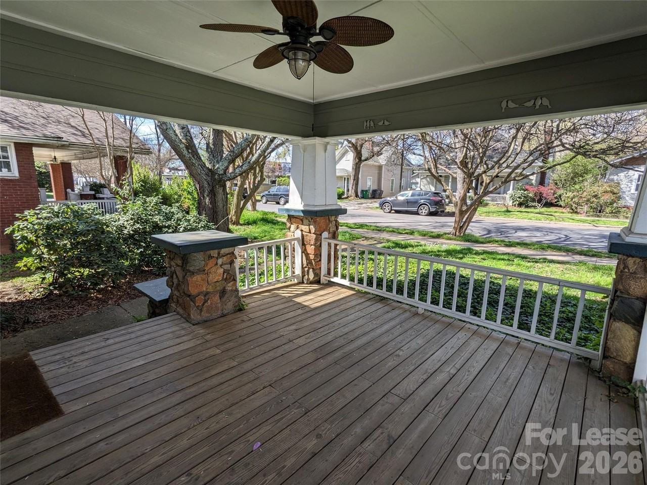 1324 Thomas Ave - Photo 5 of 12