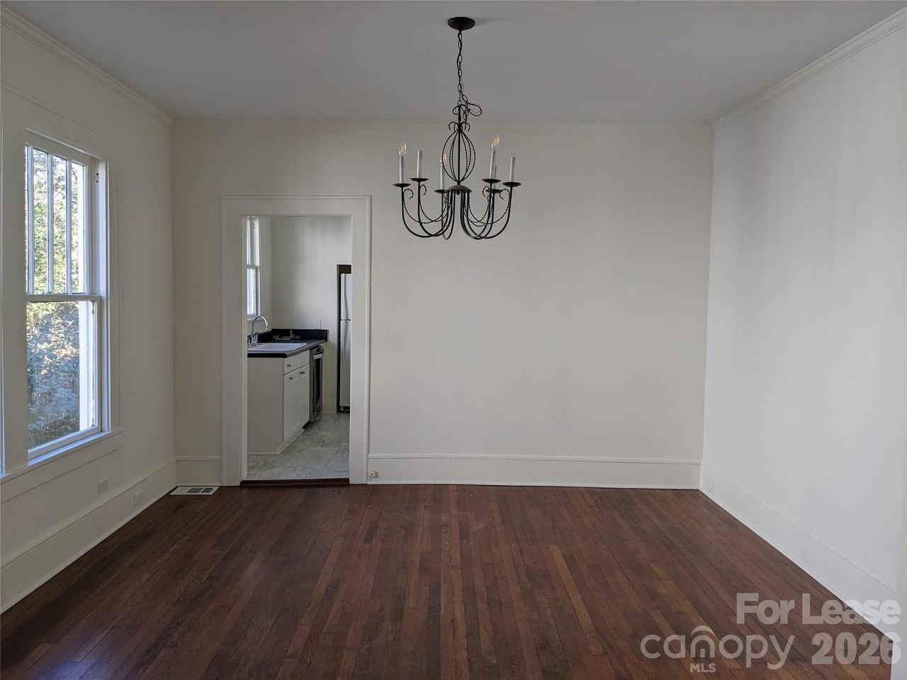 1324 Thomas Ave - Photo 7 of 12