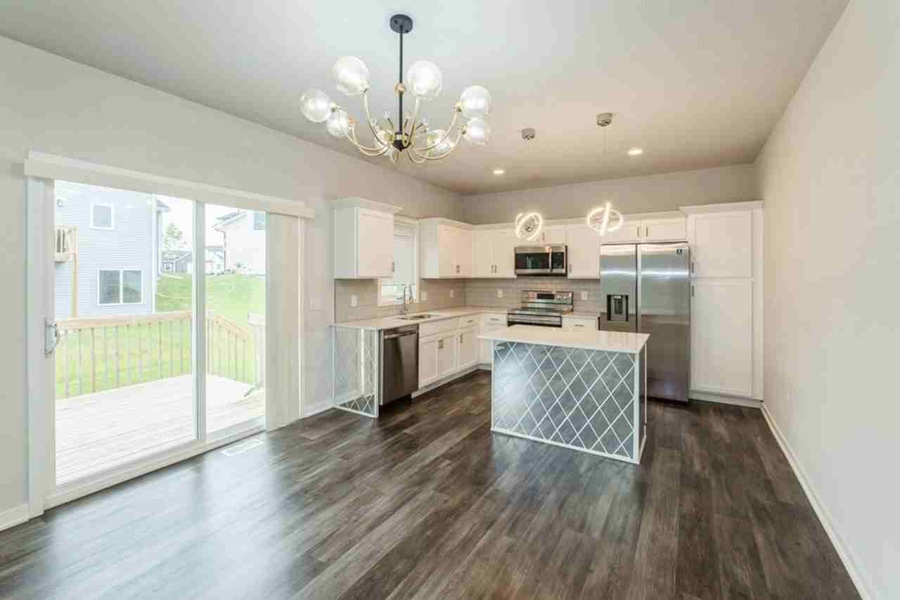 16619 Oakwood Dr - Photo 2 of 16