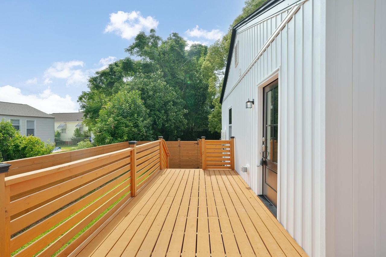 1405 Holt St - Photo 2 of 16