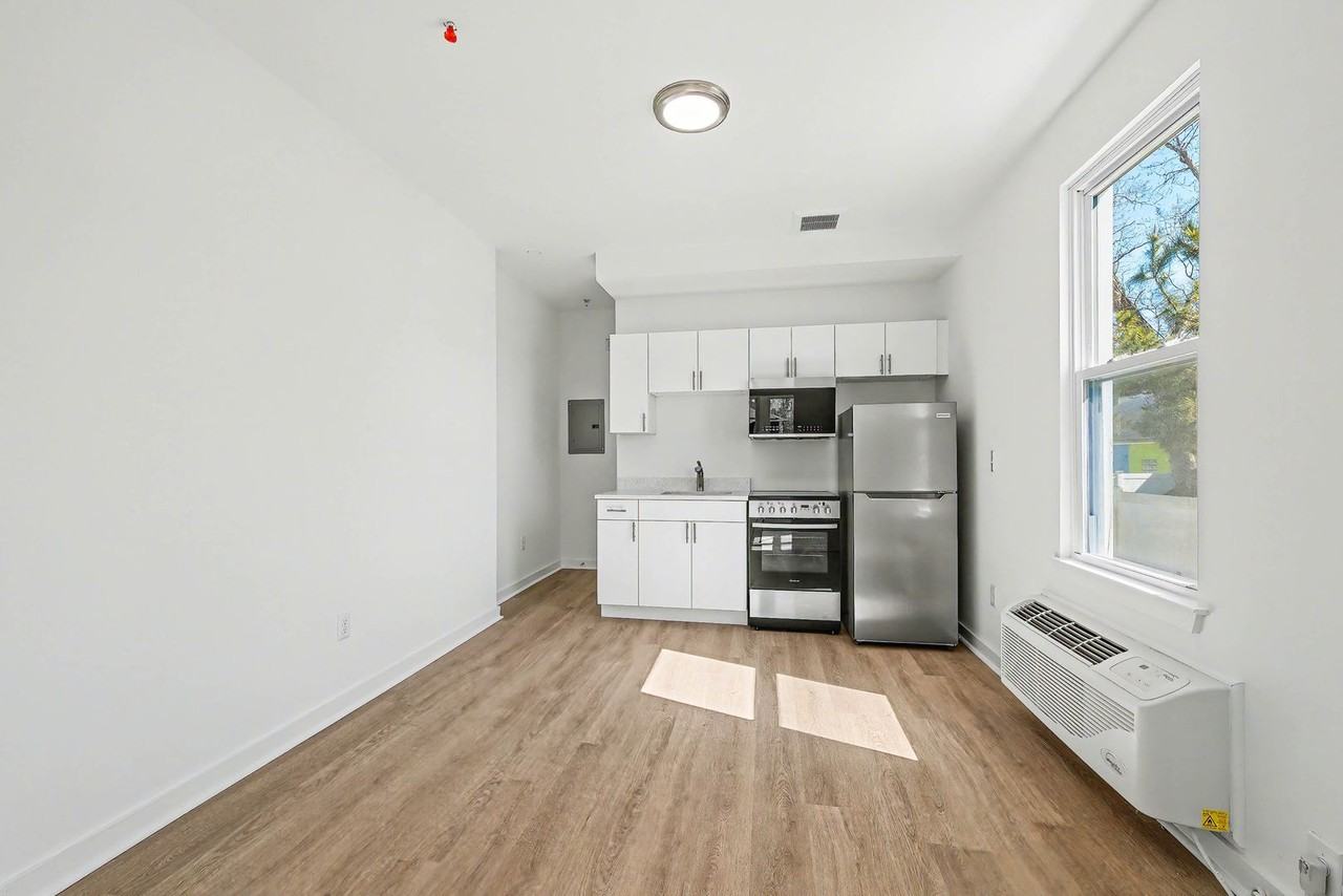 NEW STUDIOS, 1 - Photo 5 of 13