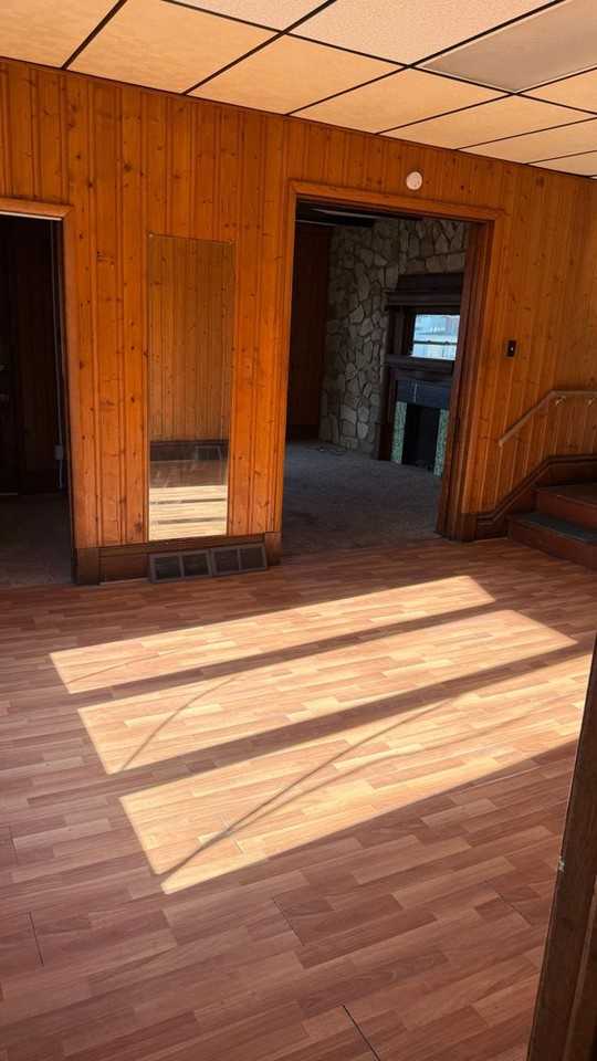 417 Spruce St - Photo 4 of 6