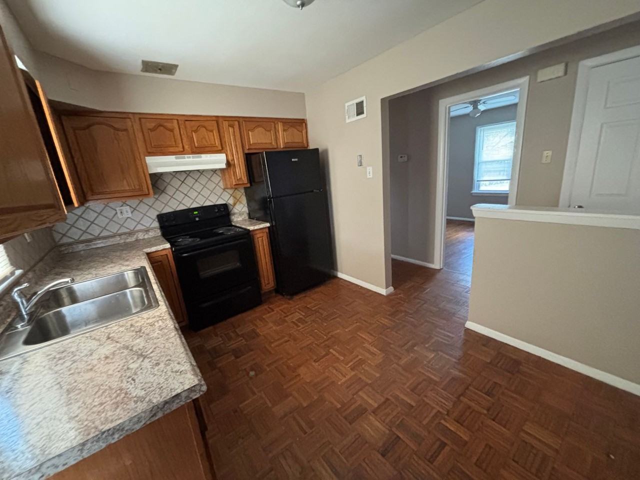 6118 Hancock Ave - Photo 3 of 17