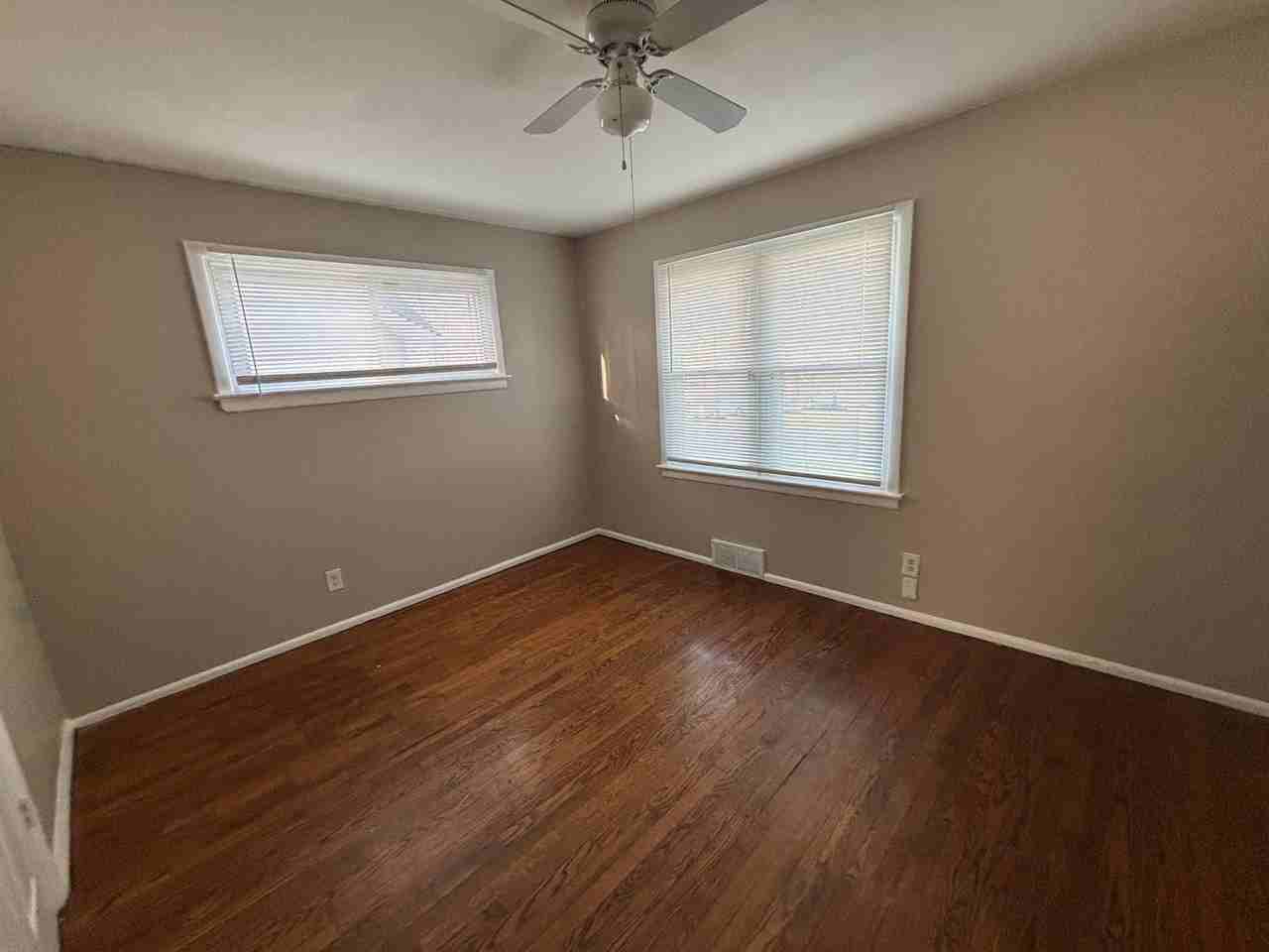 6118 Hancock Ave - Photo 4 of 17