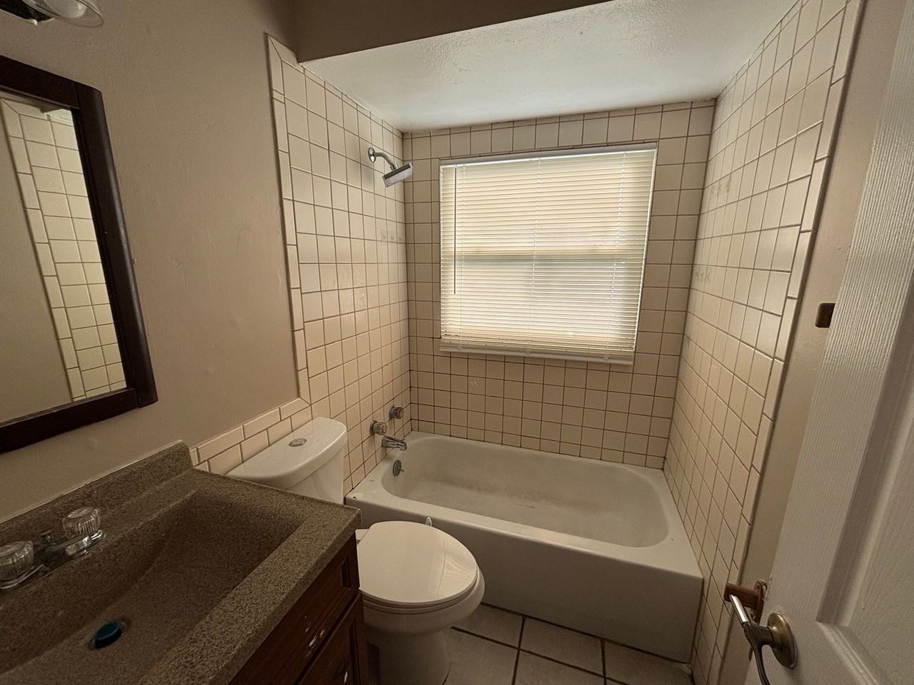 6118 Hancock Ave - Photo 7 of 17