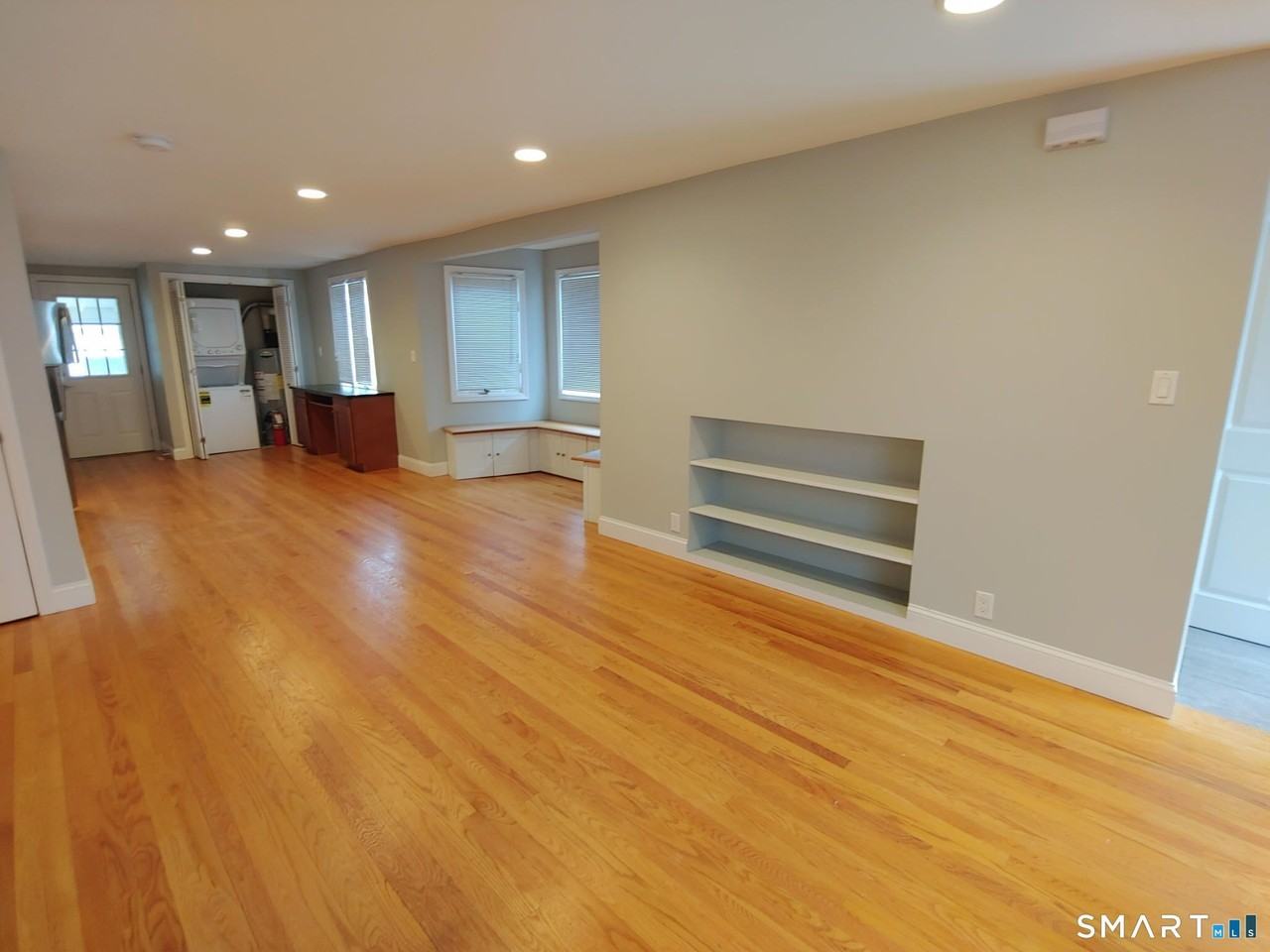 800 E Broadway - Photo 6 of 19
