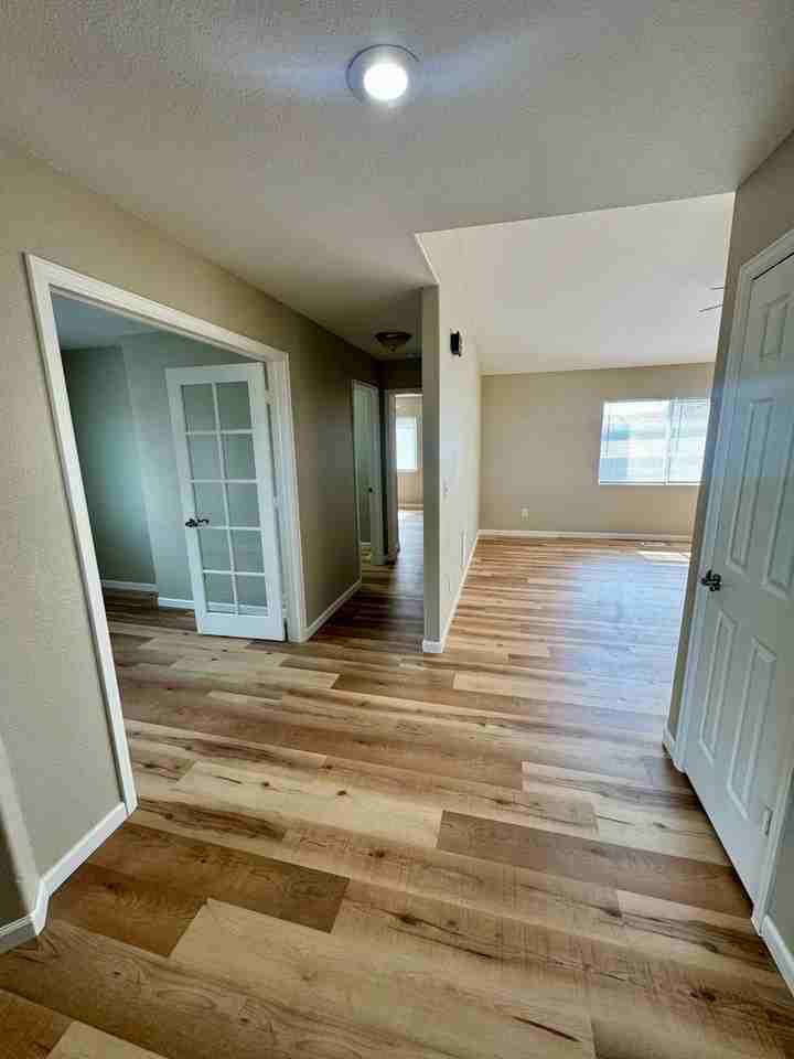 1682 Kensington Dr - Photo 2 of 25