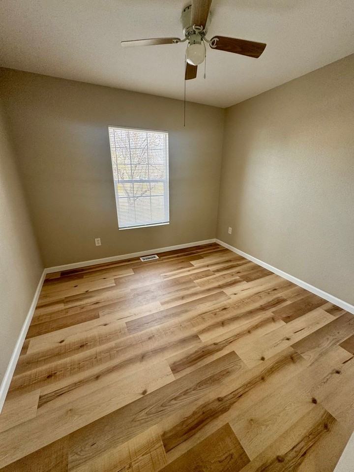 1682 Kensington Dr - Photo 4 of 25