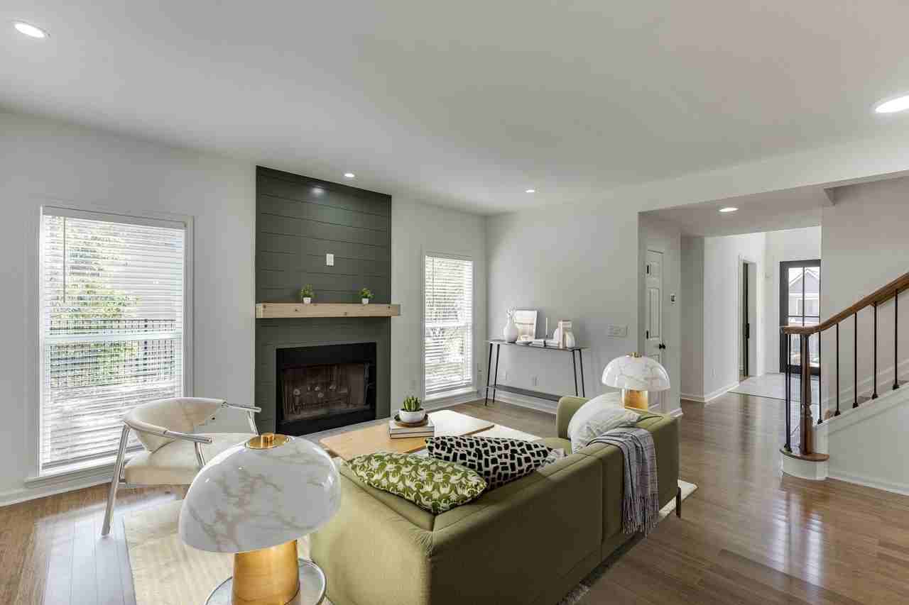 1840 Oak Tree Holw - Photo 2 of 49