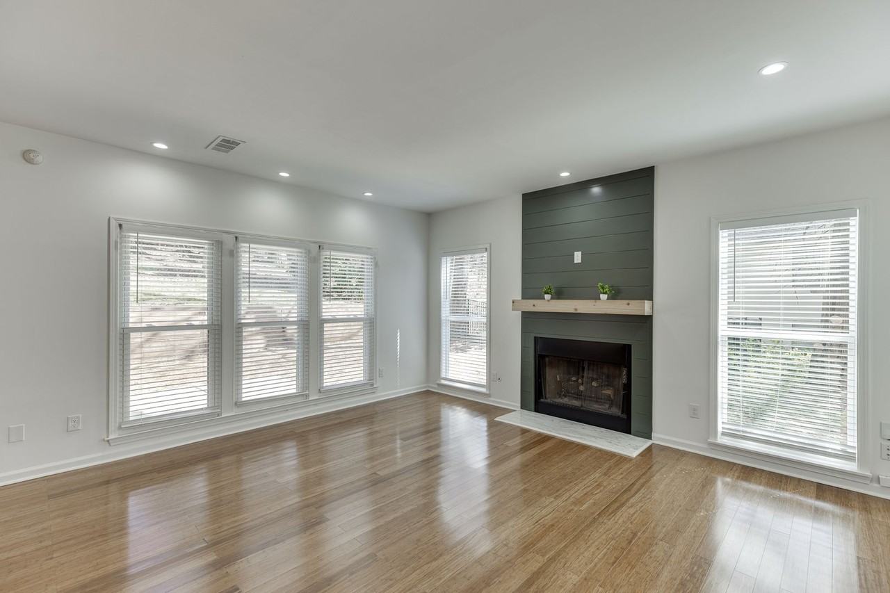 1840 Oak Tree Holw - Photo 4 of 49