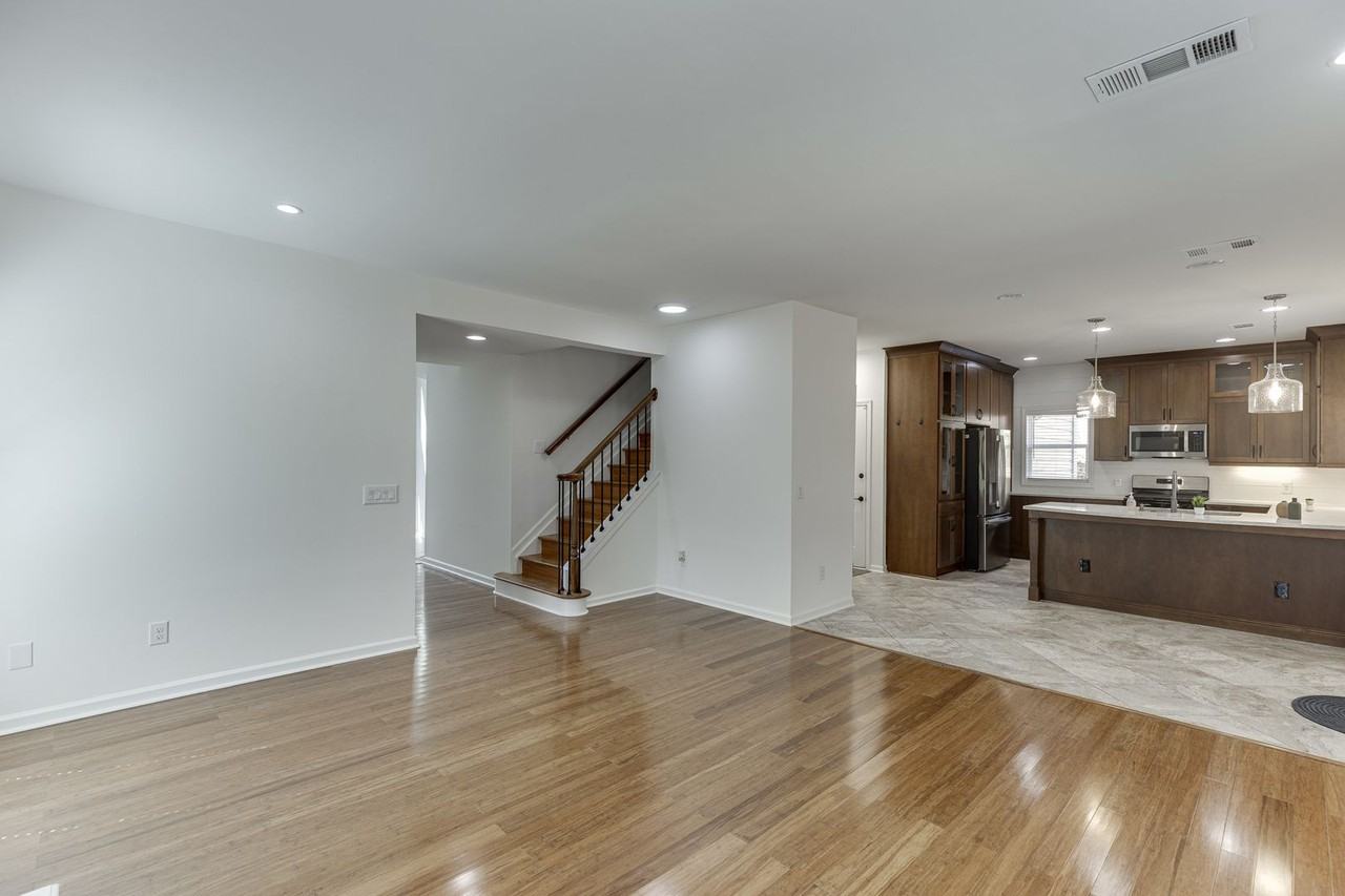 1840 Oak Tree Holw - Photo 6 of 49