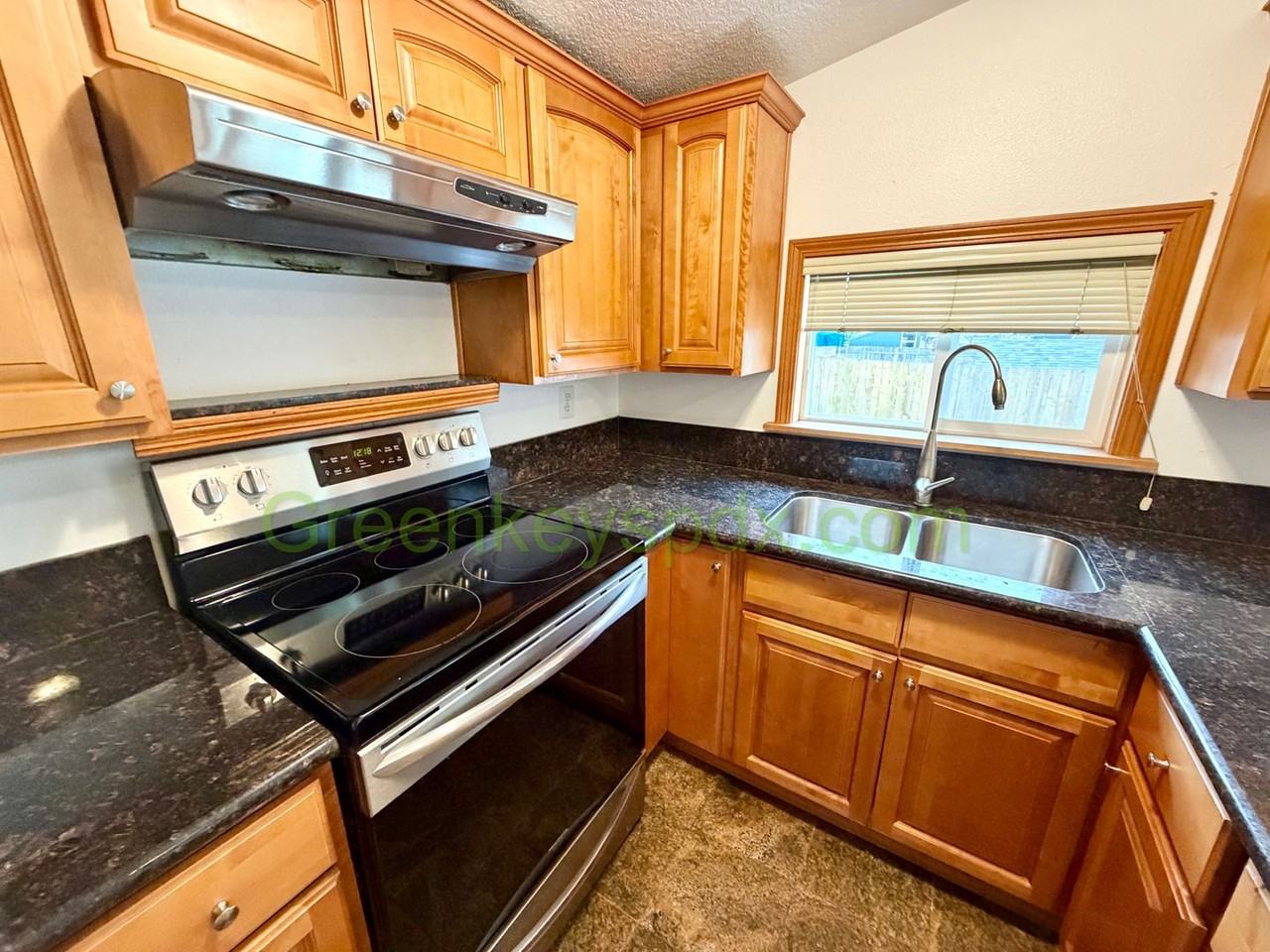 4539 Ne 68th Ave #A - Photo 7 of 26