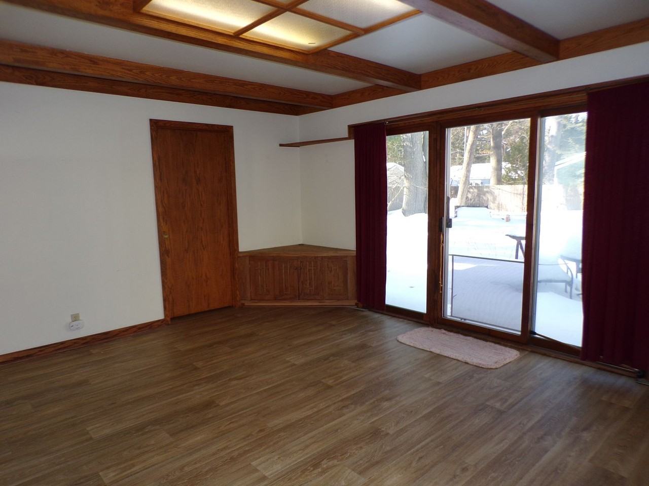 1909 Iroquois St - Photo 5 of 39