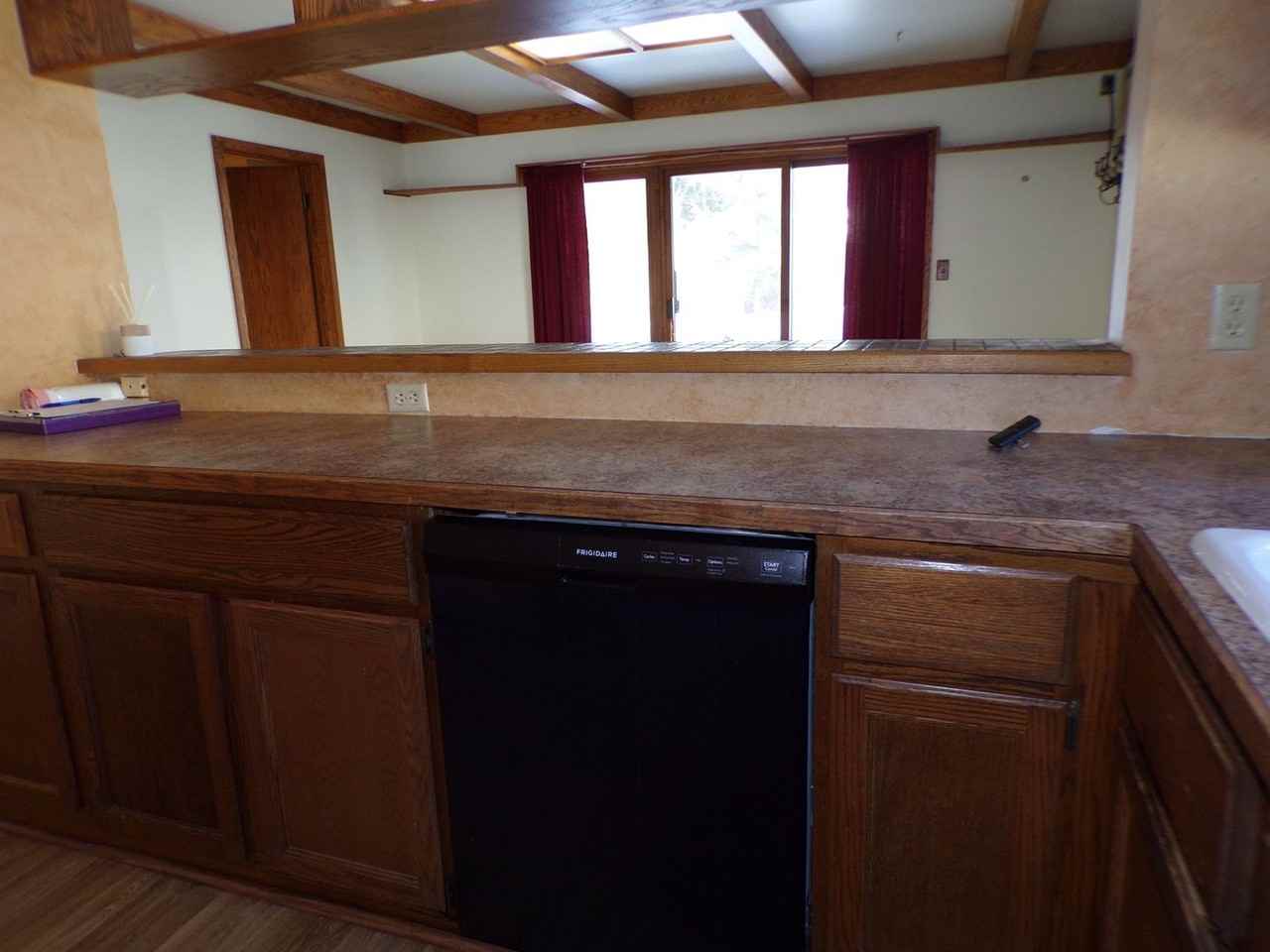 1909 Iroquois St - Photo 7 of 39