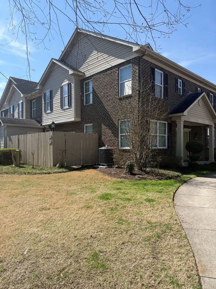 514 Hadleybrook Dr - Photo 2 of 17