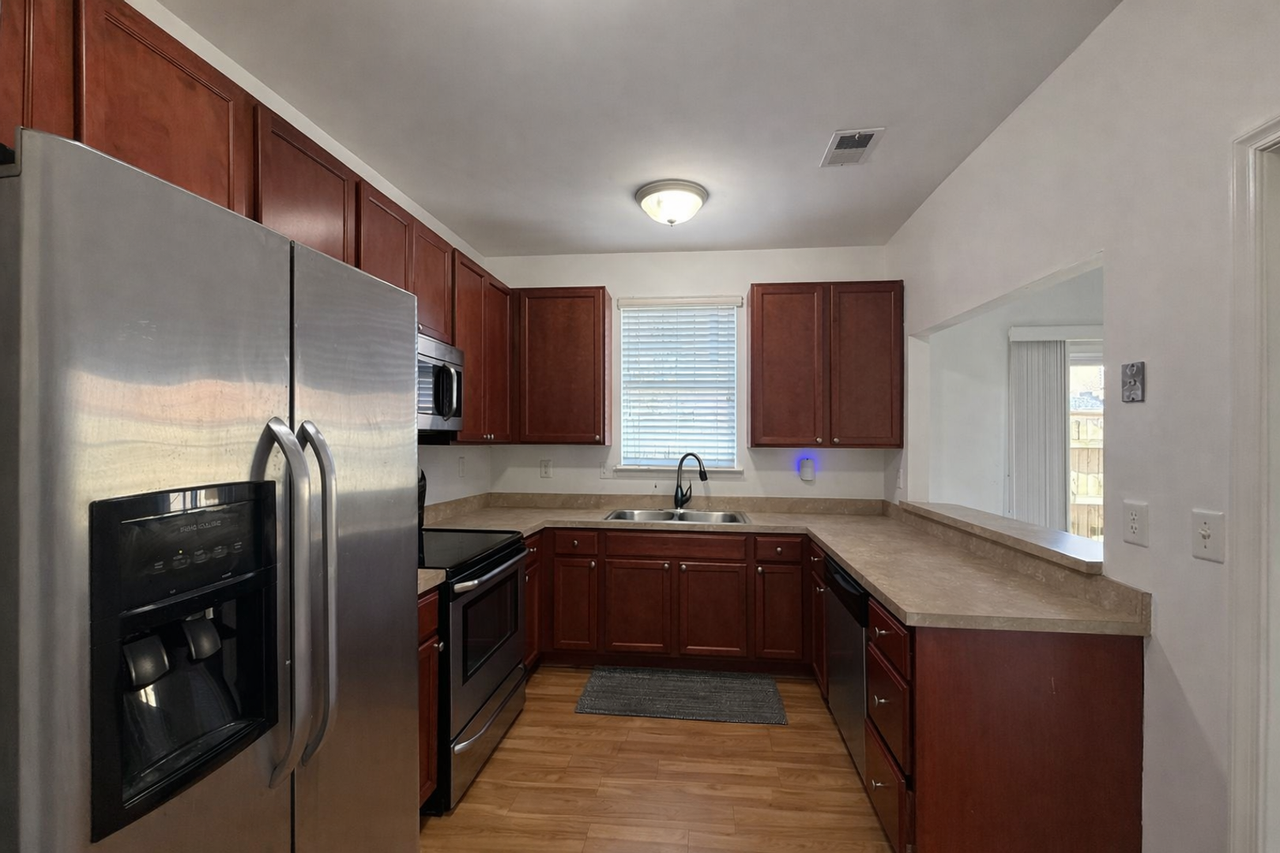 514 Hadleybrook Dr - Photo 4 of 17