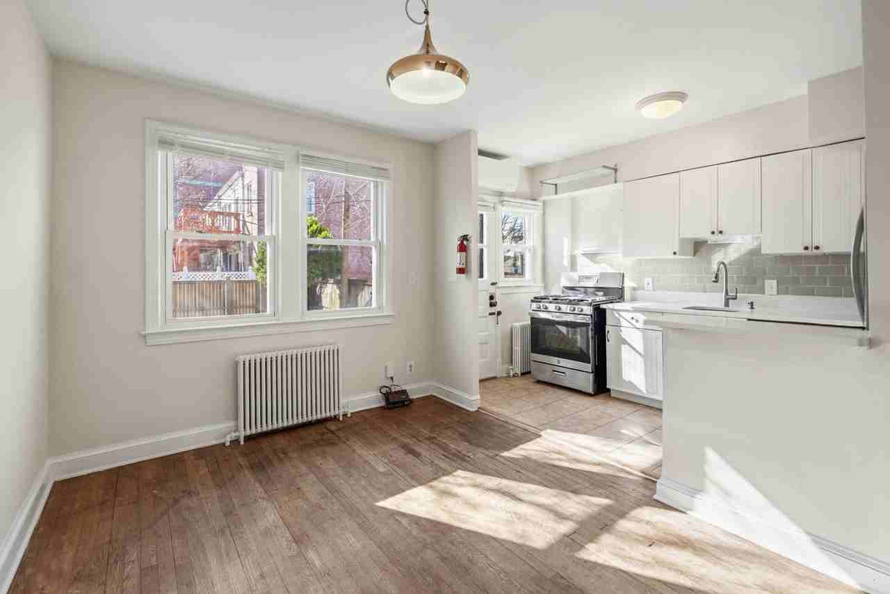 1007 15th St Se - Photo 5 of 30