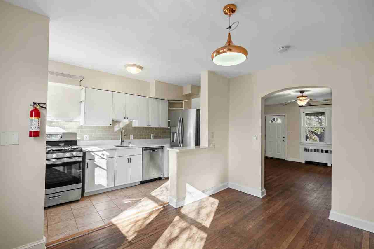 1007 15th St Se - Photo 6 of 30