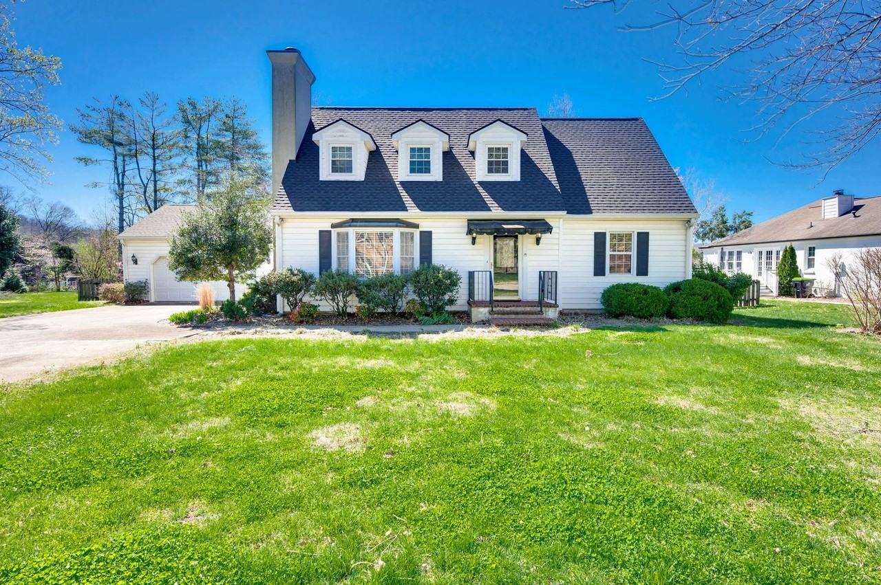 106 Saint Andrews Dr - Photo 2 of 50