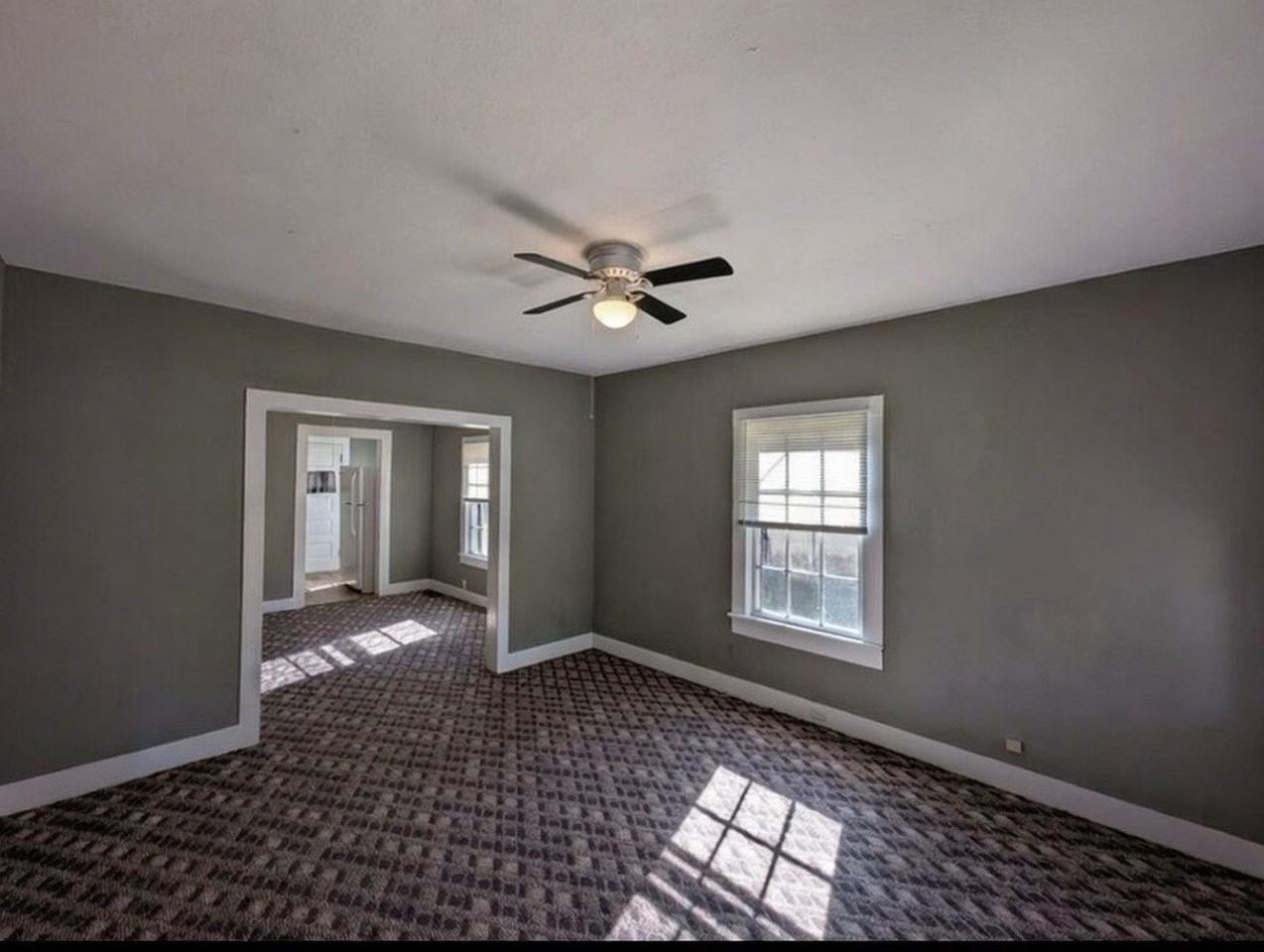 2992 Jefferson St - Photo 2 of 8