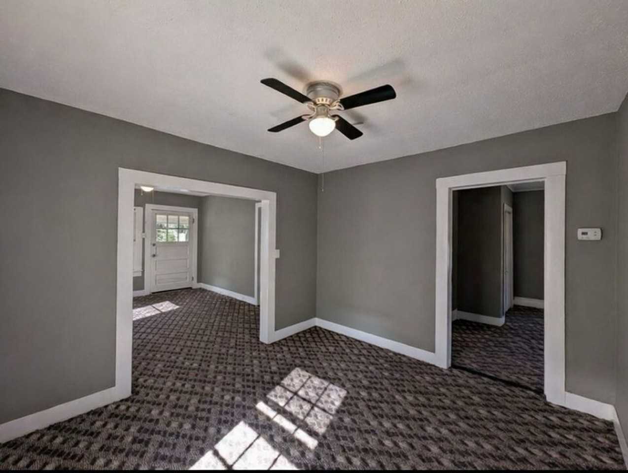 2992 Jefferson St - Photo 3 of 8