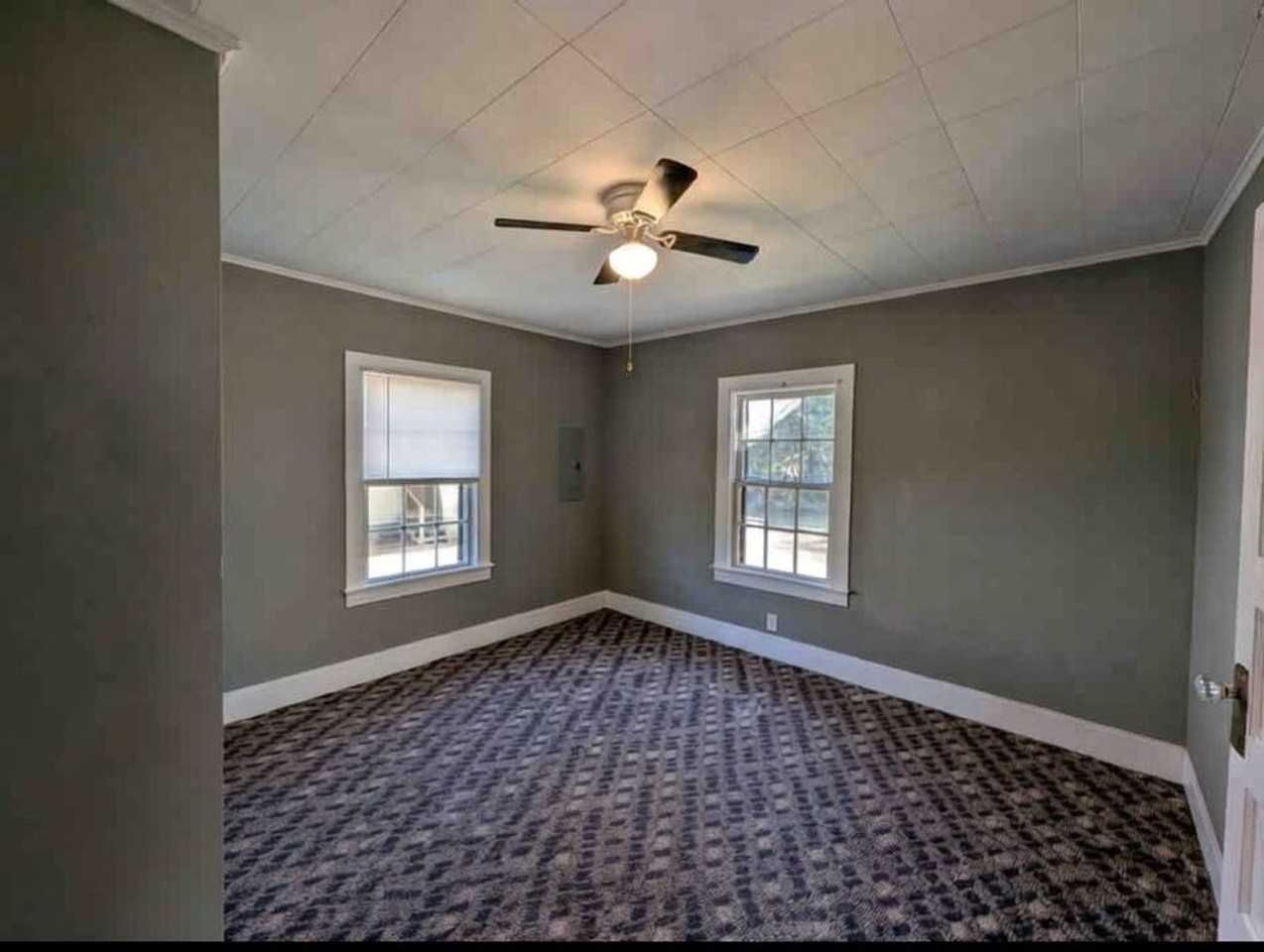 2992 Jefferson St - Photo 7 of 8