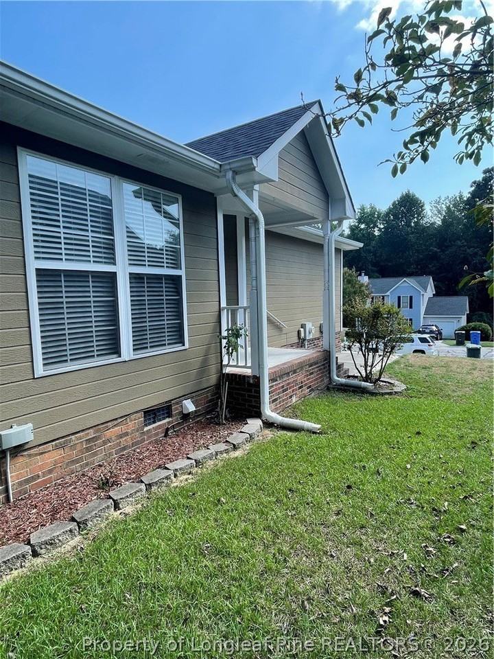 333 Abbottswood Dr - Photo 2 of 24