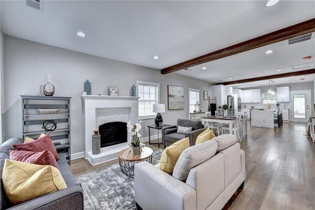 663 Bryan St Se - Photo 4 of 11