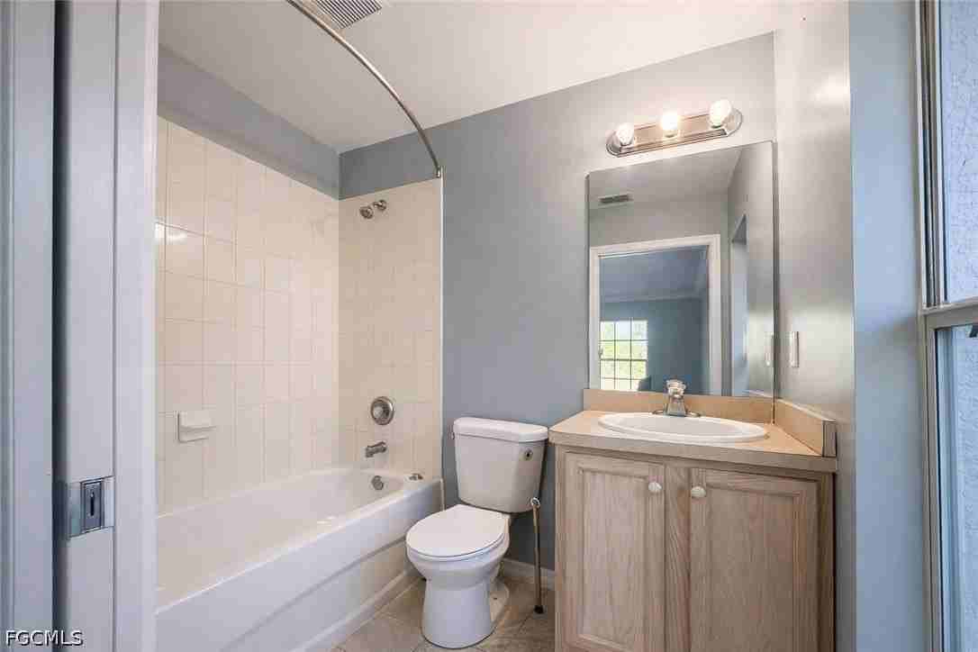 609/611 HAWTHORNE Avenue S - Photo 2 of 21