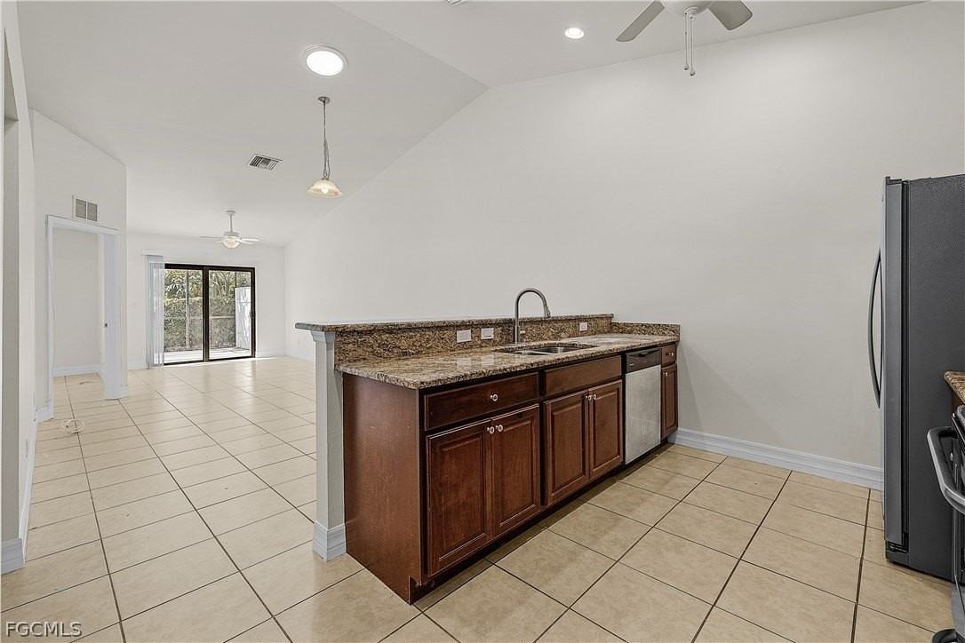 902 Sw 39th Ter - Photo 7 of 30