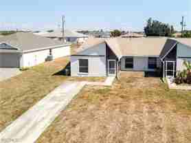 1733 Ne 7th Pl - Photo 1 of 1