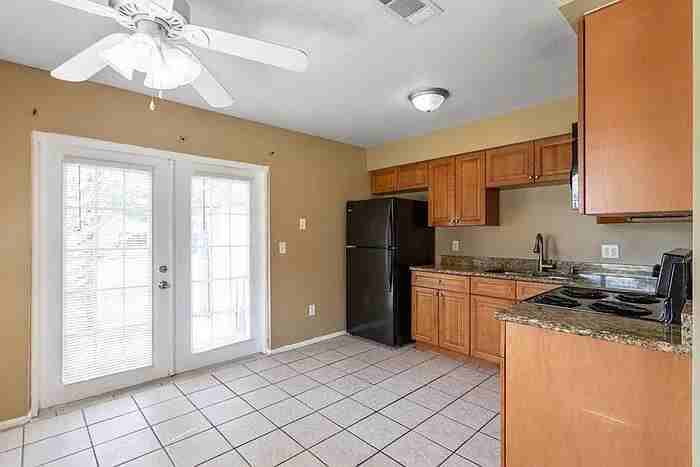 2511 Ridgewood Ave #2511 - Photo 2 of 8