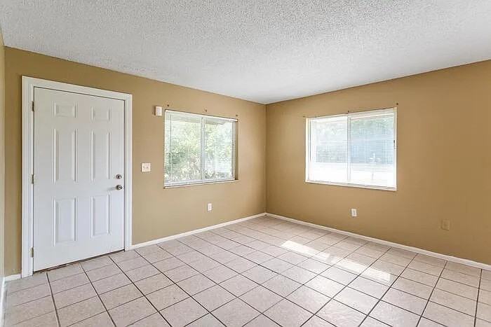 2511 Ridgewood Ave #2511 - Photo 3 of 8