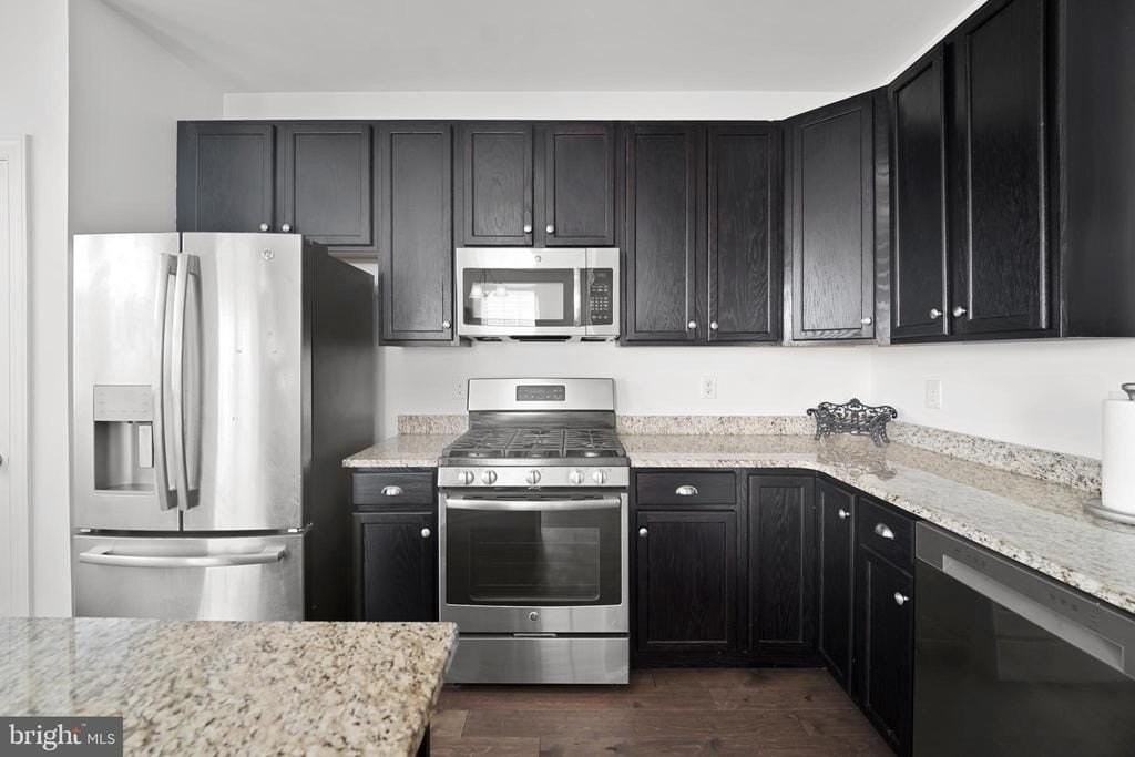 1310 Carrick Ct - Photo 5 of 27