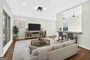 featured image of 2918 Highland Dr Se