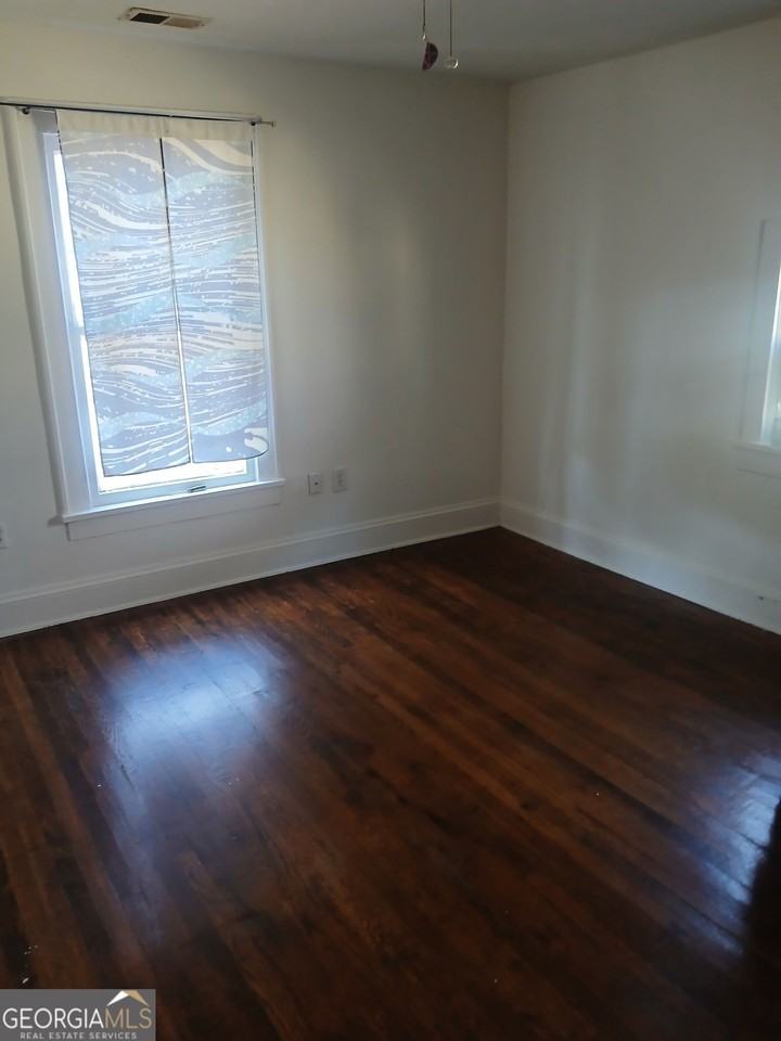 386 Haas Ave Se - Photo 4 of 6