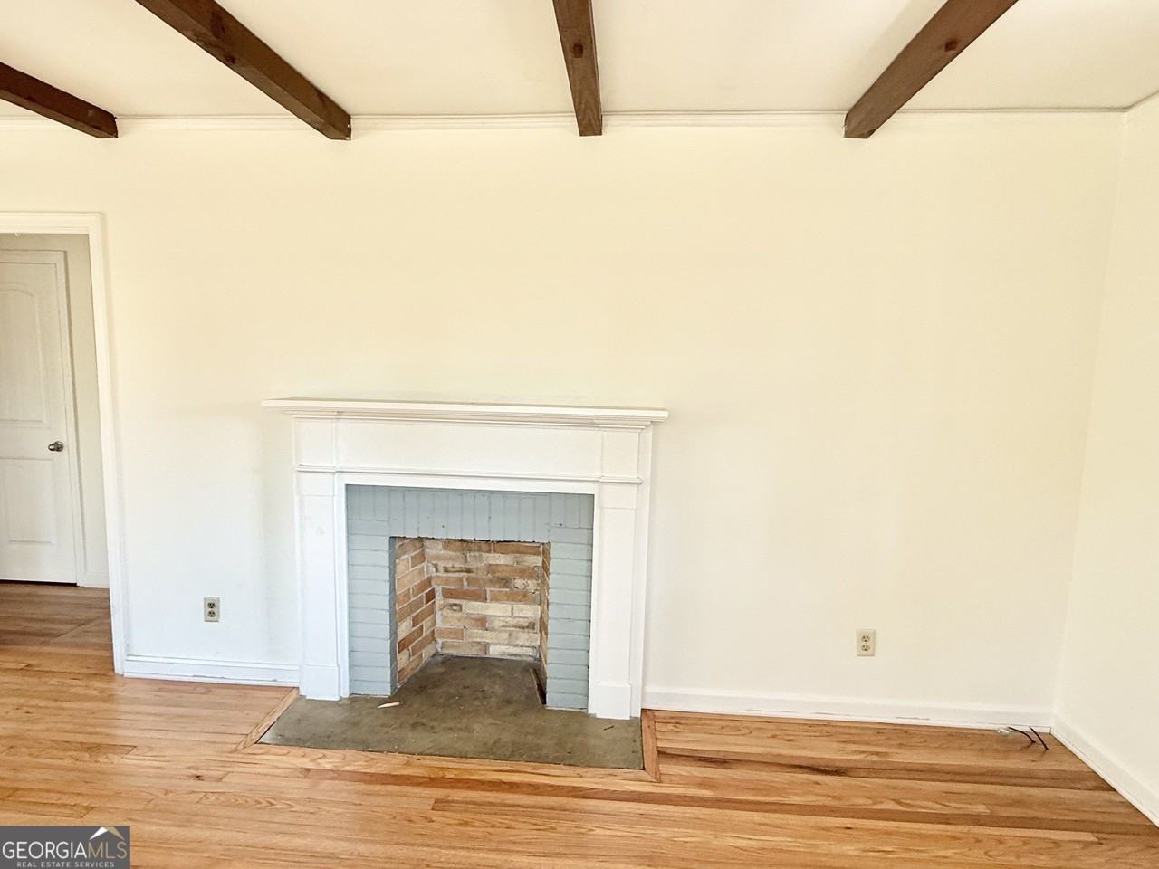 110 Elm Dr - Photo 3 of 12