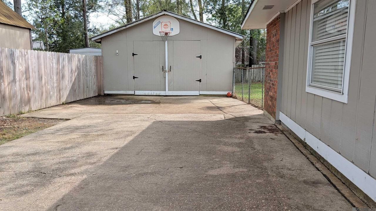 13702 Calcasieu Ave - Photo 2 of 16