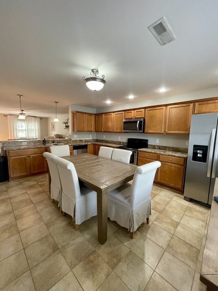 124 Colonnade St #1 - Photo 5 of 19