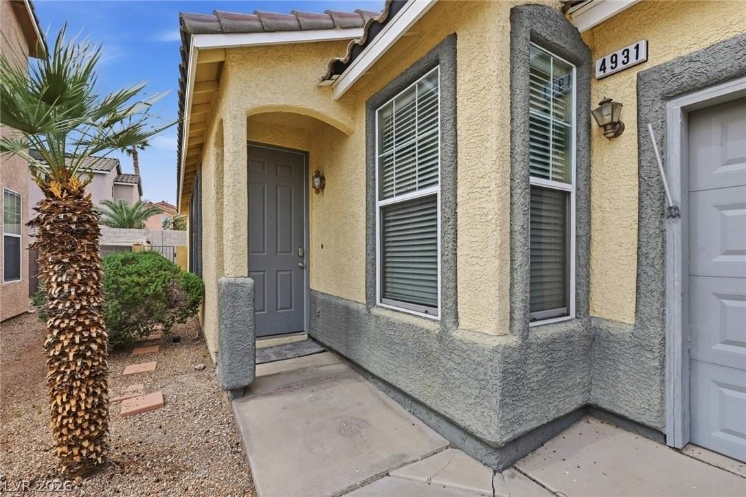 4931 Droubay Dr - Photo 2 of 34