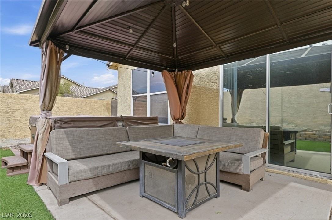 4931 Droubay Dr - Photo 7 of 34