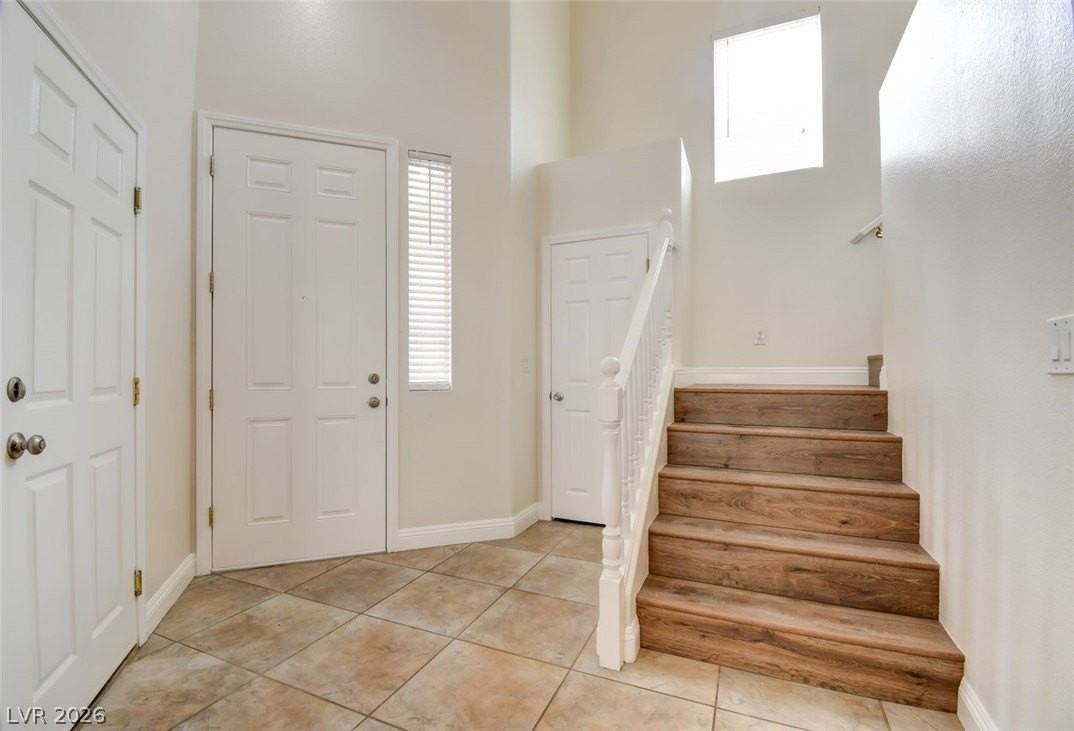 6049 Charity St - Photo 4 of 40