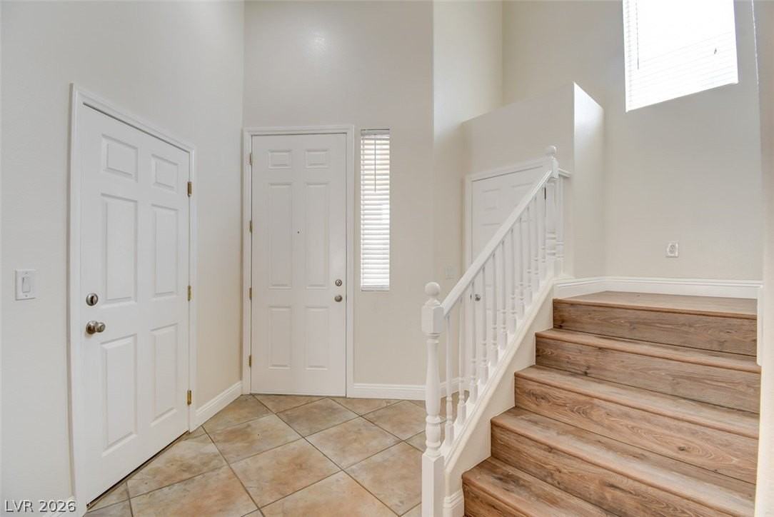 6049 Charity St - Photo 5 of 40