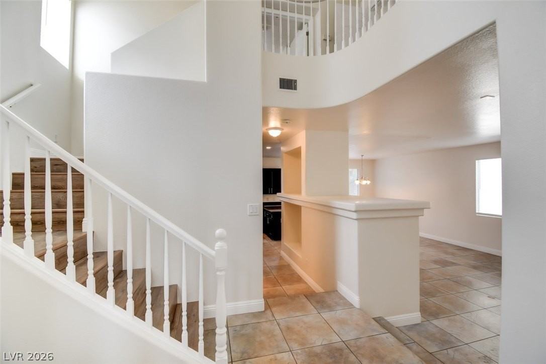 6049 Charity St - Photo 6 of 40