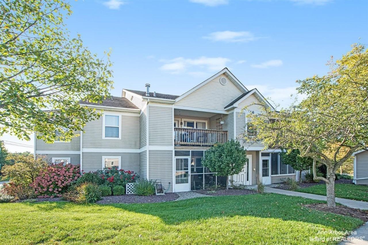 1551 Oakfield Dr - Photo 2 of 20