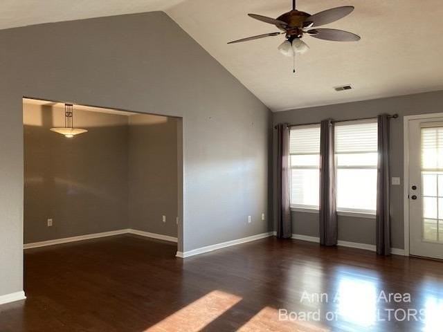 1551 Oakfield Dr - Photo 3 of 20