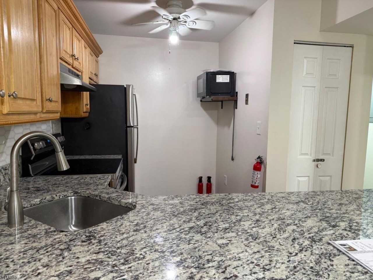 751 Summer Ave #1D - Photo 6 of 22