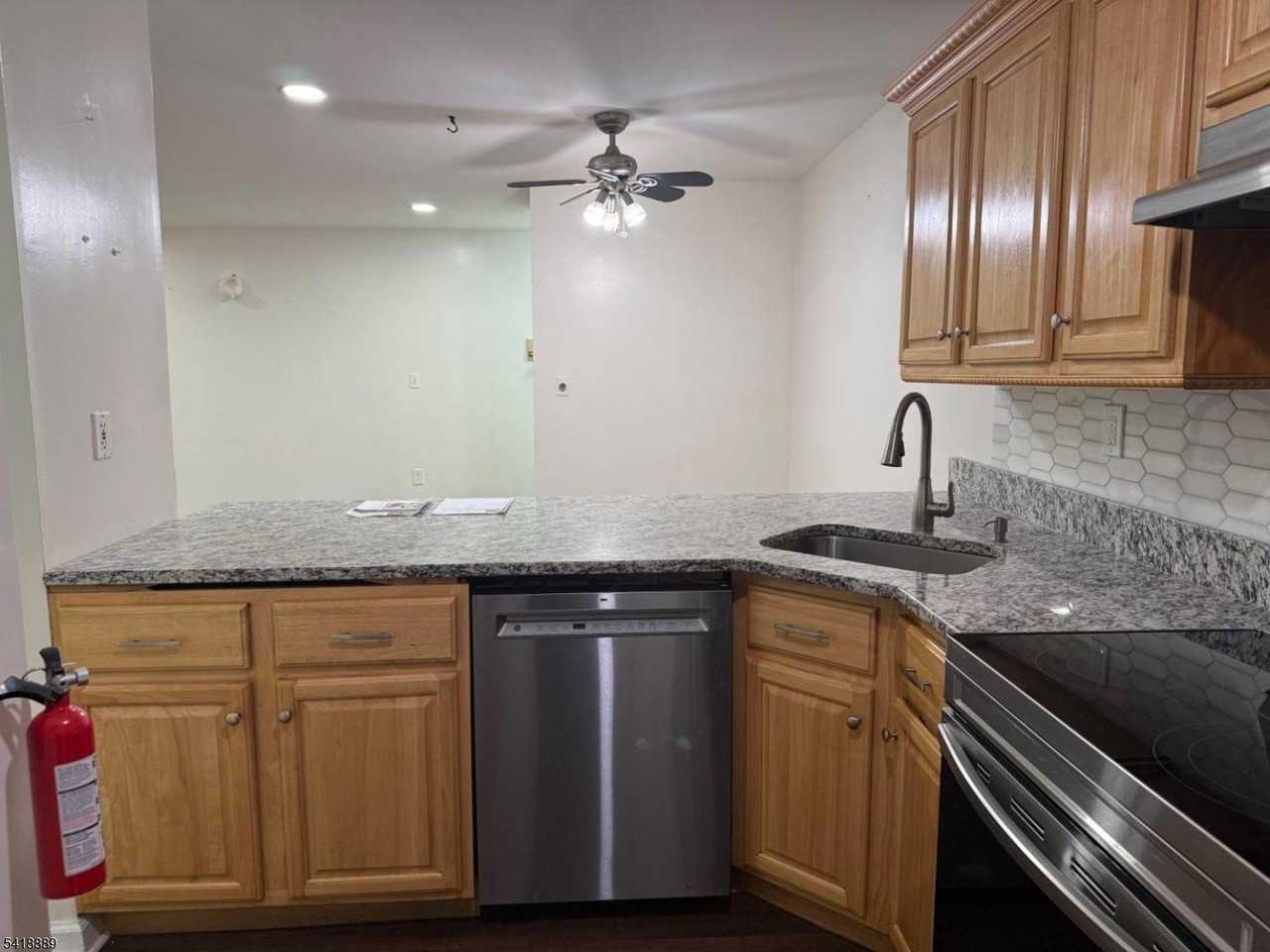 751 Summer Ave #1D - Photo 7 of 22